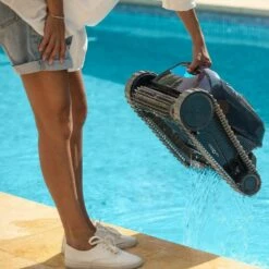 Dolphin Liberty 200 Cordless Robotic Pool Cleaner 99998100-US -swimming pool supplies shop dolphin liberty 200 cordless robotic pool cleaner light